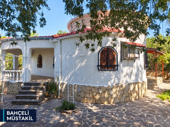 Möbliertes, freistehendes Haus mit 95 m² Wohnfläche und 530 m² Grundstück in Alanya-Türkler